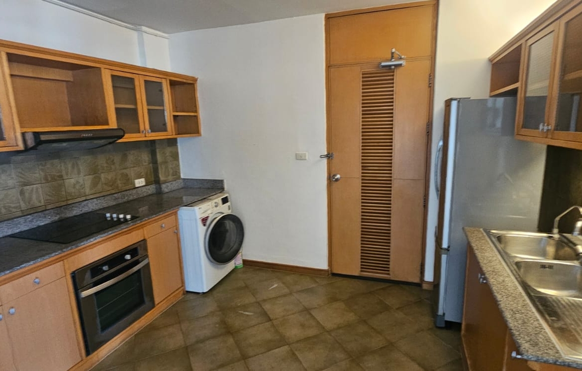 3-Bed 2-Bath 185sqm Condo for Rent at Esmeralda near Lumpini MRT - 85,000 THB/month