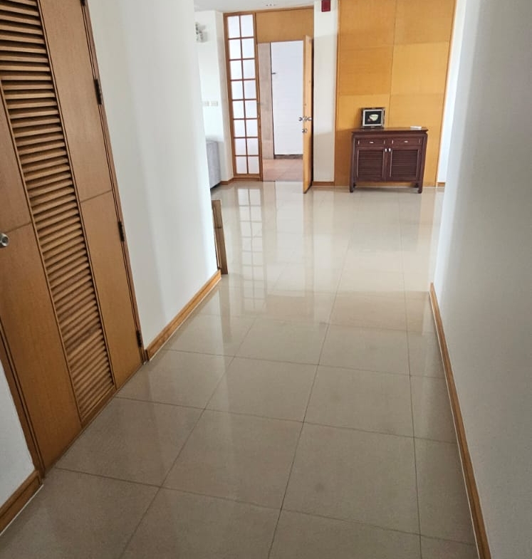 3-Bed 2-Bath 185sqm Condo for Rent at Esmeralda near Lumpini MRT - 85,000 THB/month