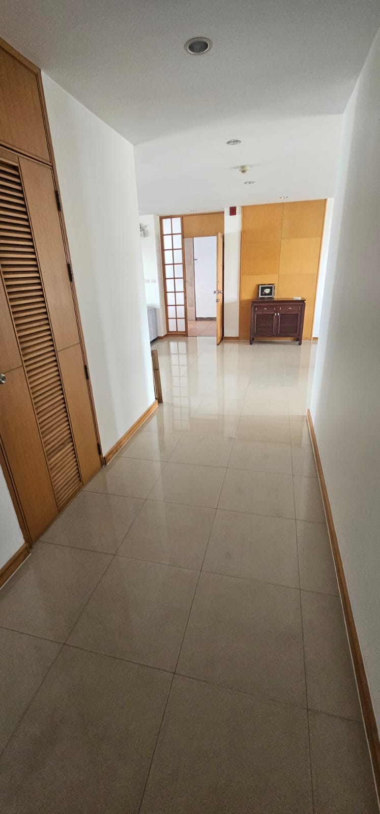 3-Bed 2-Bath 185sqm Condo for Rent at Esmeralda near Lumpini MRT - 85,000 THB/month