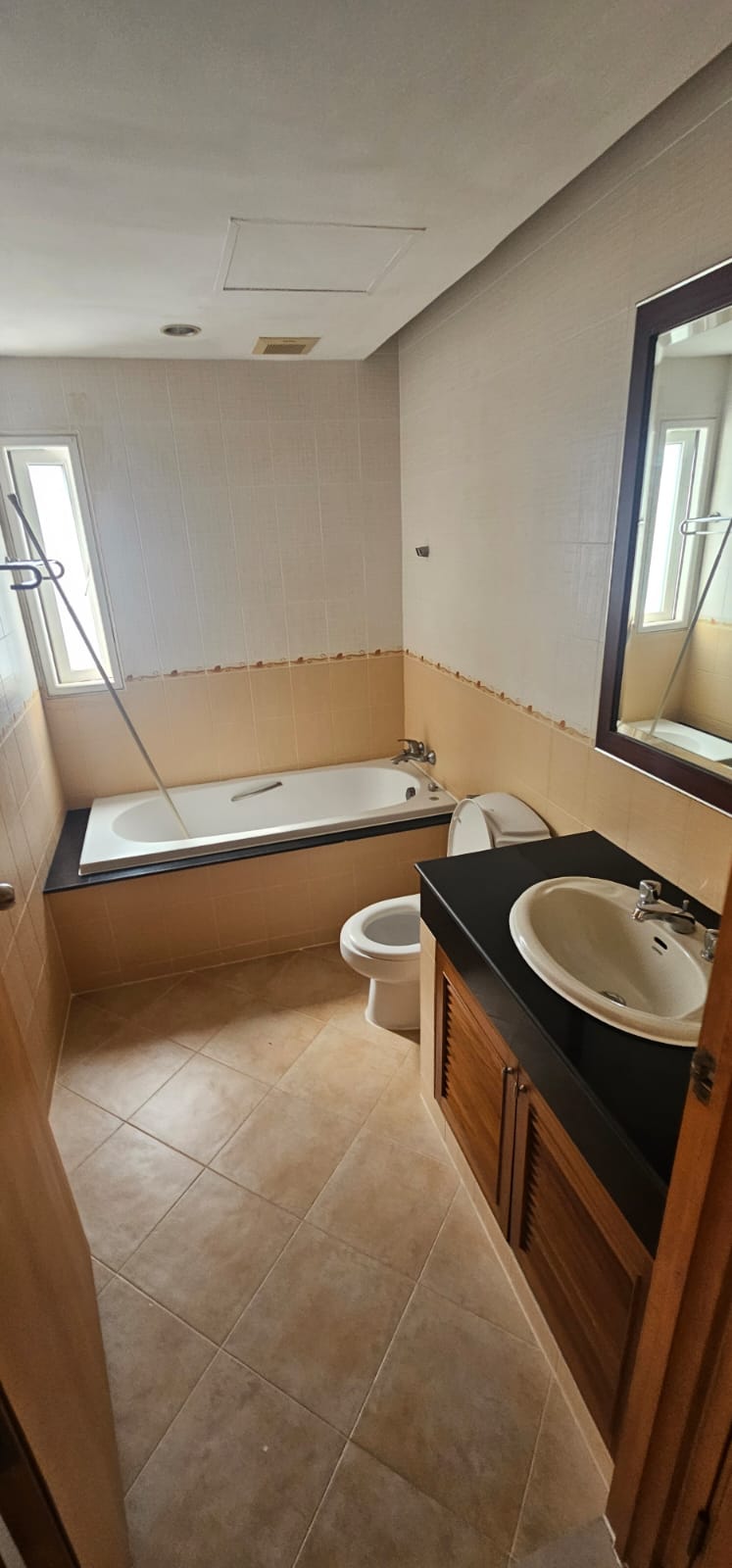 3-Bed 2-Bath 185sqm Condo for Rent at Esmeralda near Lumpini MRT - 85,000 THB/month