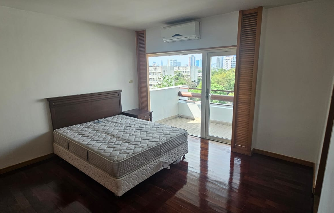 3-Bed 2-Bath 185sqm Condo for Rent at Esmeralda near Lumpini MRT - 85,000 THB/month