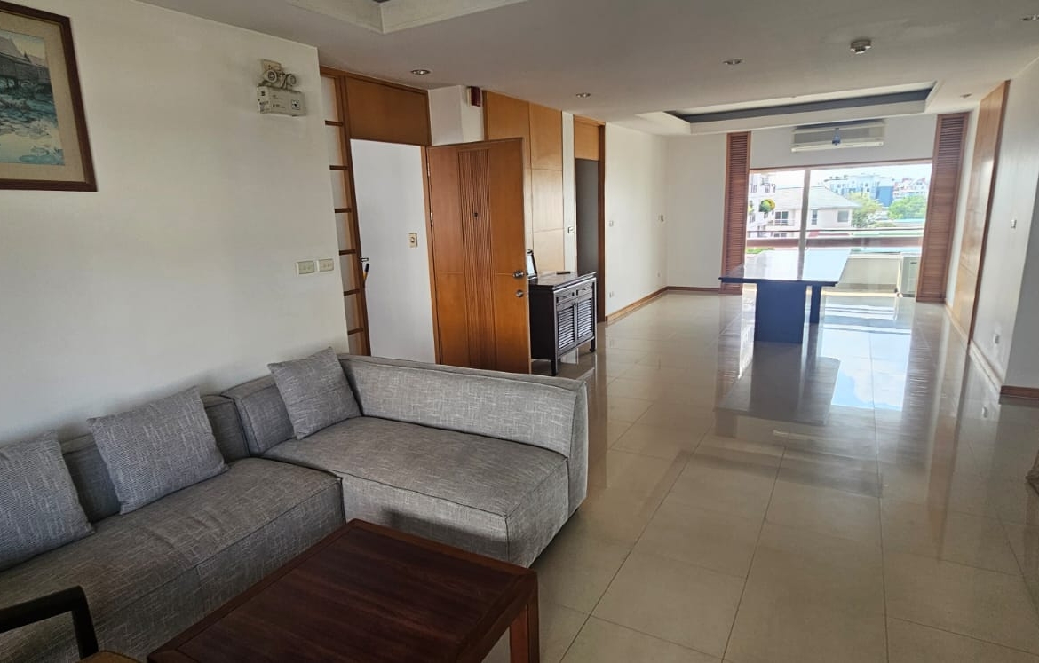 3-Bed 2-Bath 185sqm Condo for Rent at Esmeralda near Lumpini MRT - 85,000 THB/month