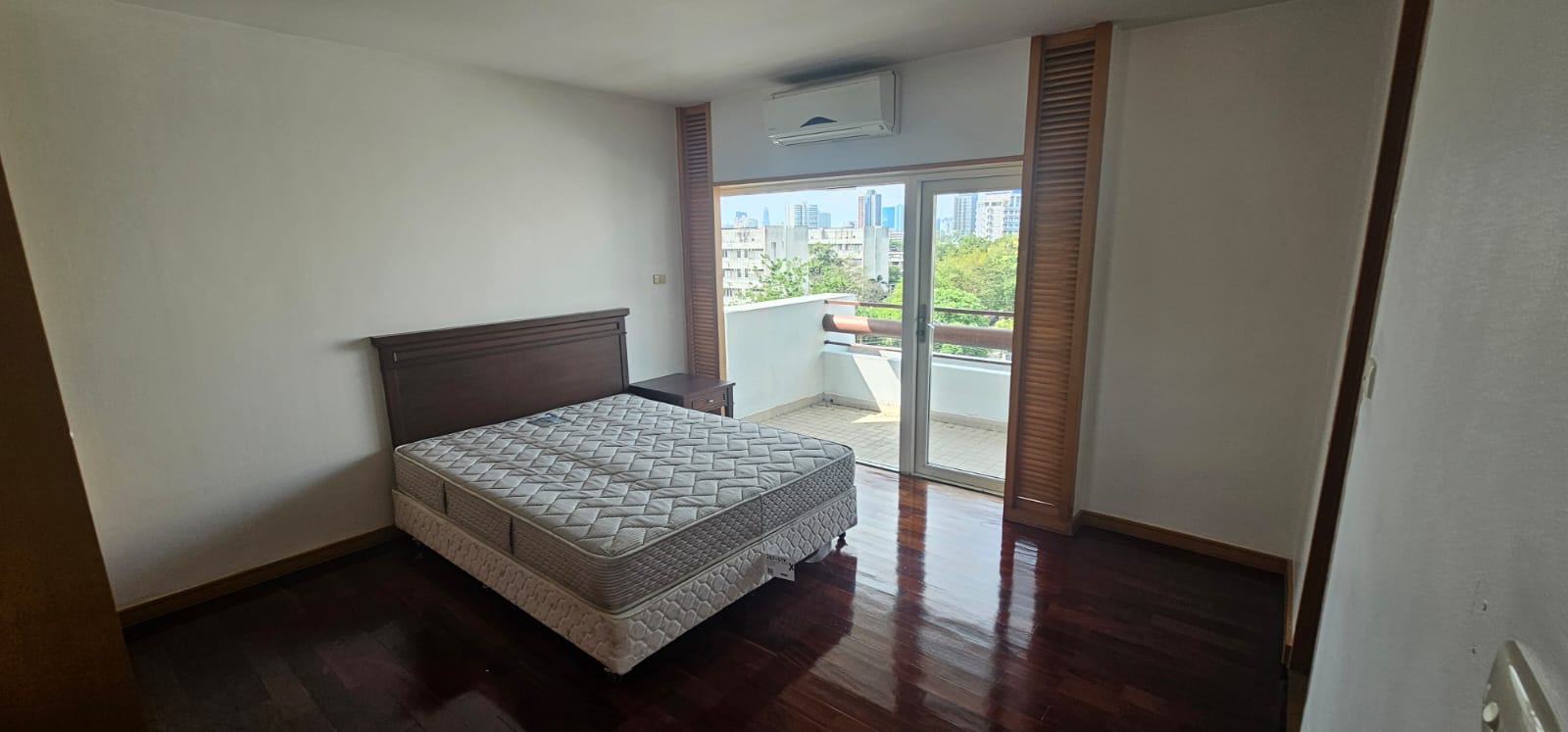 3-Bed 2-Bath 185sqm Condo for Rent at Esmeralda near Lumpini MRT - 85,000 THB/month