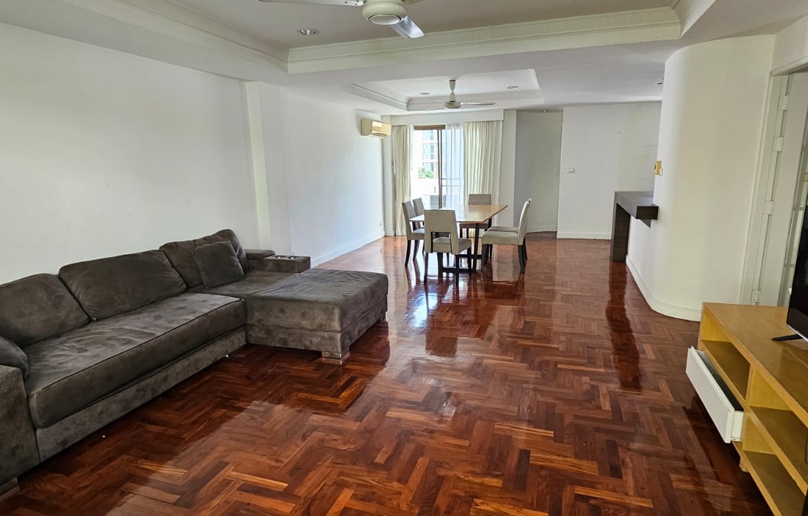 5-Bed 6-Bath 420sqm Townhome for Rent at Sanguansup Mansion Near BTS Chong Nonsi – 90,000 THB/month