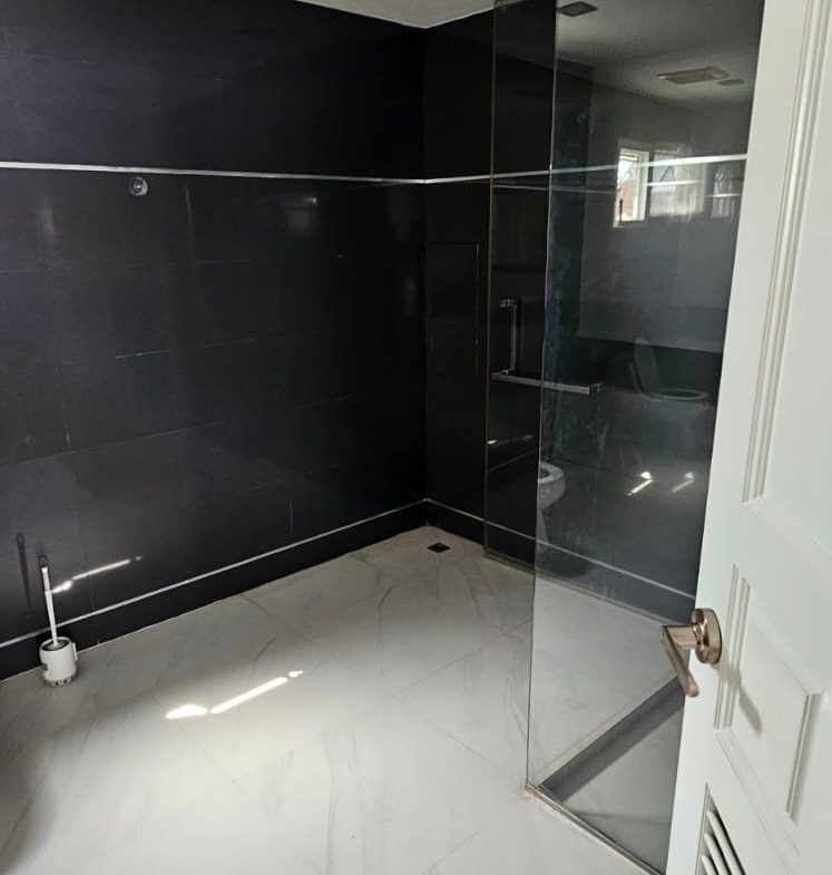 5-Bed 6-Bath 420sqm Townhome for Rent at Sanguansup Mansion Near BTS Chong Nonsi – 90,000 THB/month