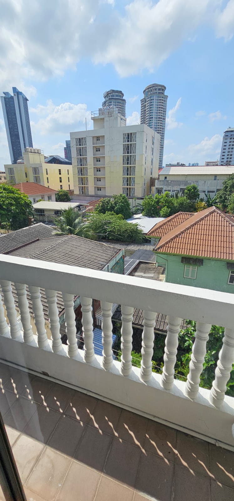 5-Bed 6-Bath 420sqm Townhome for Rent at Sanguansup Mansion Near BTS Chong Nonsi – 90,000 THB/month