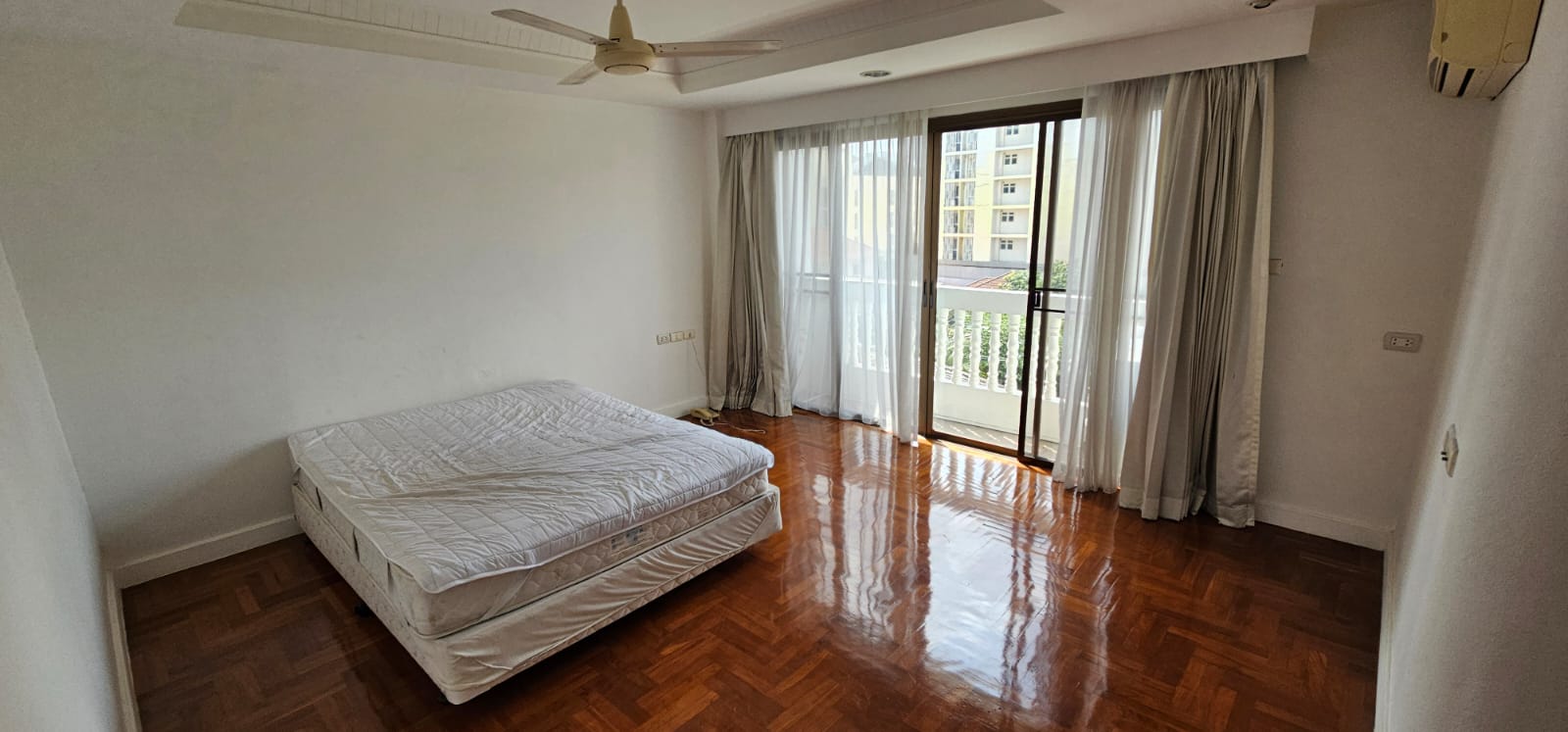 5-Bed 6-Bath 420sqm Townhome for Rent at Sanguansup Mansion Near BTS Chong Nonsi – 90,000 THB/month