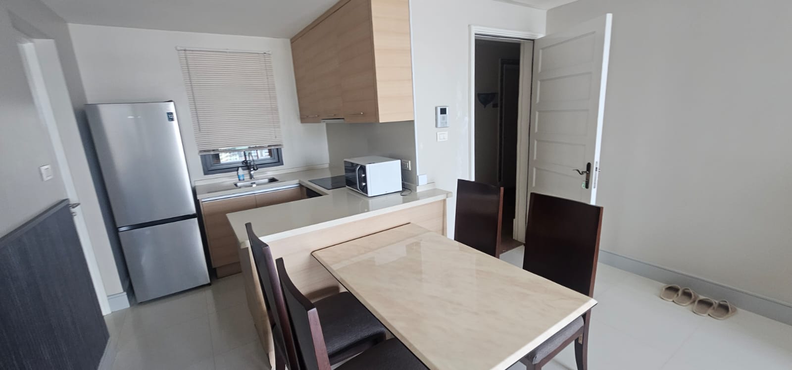 Pet-friendly 2-bedroom condo at Aguston Sukhumvit 22, 80 sqm, luxury amenities, shuttle to BTS, rent only THB 47,000/month. Schedule a viewing today.