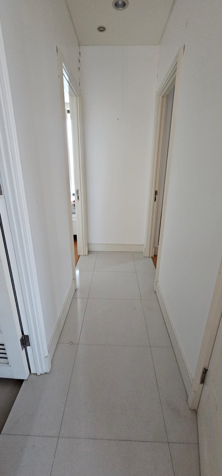 Spacious 2-bedroom condo at Aguston Sukhumvit 22. Pet-friendly, 80 sqm, full amenities, rent at THB 45,000/month. Minutes to BTS Phrom Phong.