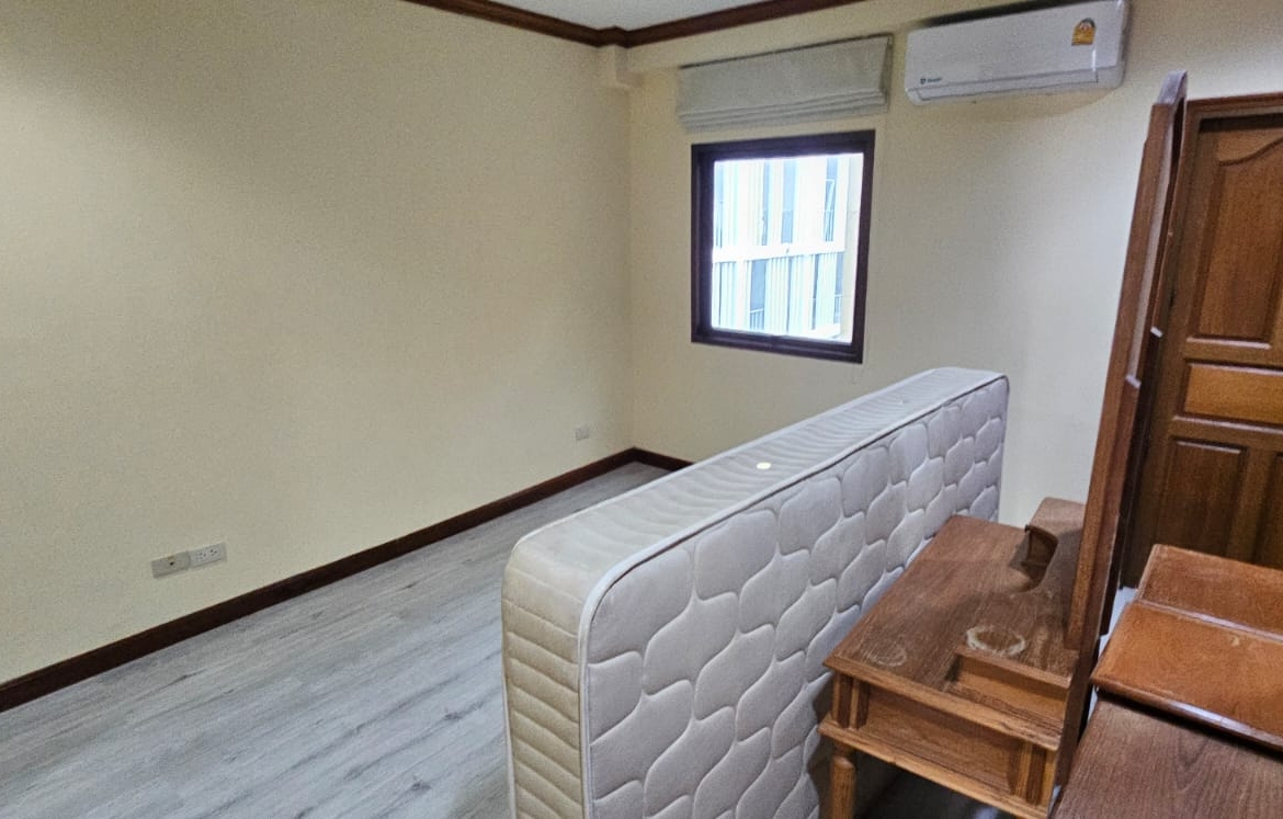 3BR 3BA 180sqm SUK 39 Promsak Mansion Near BTS Phrom Phong Rent 50,000 THB