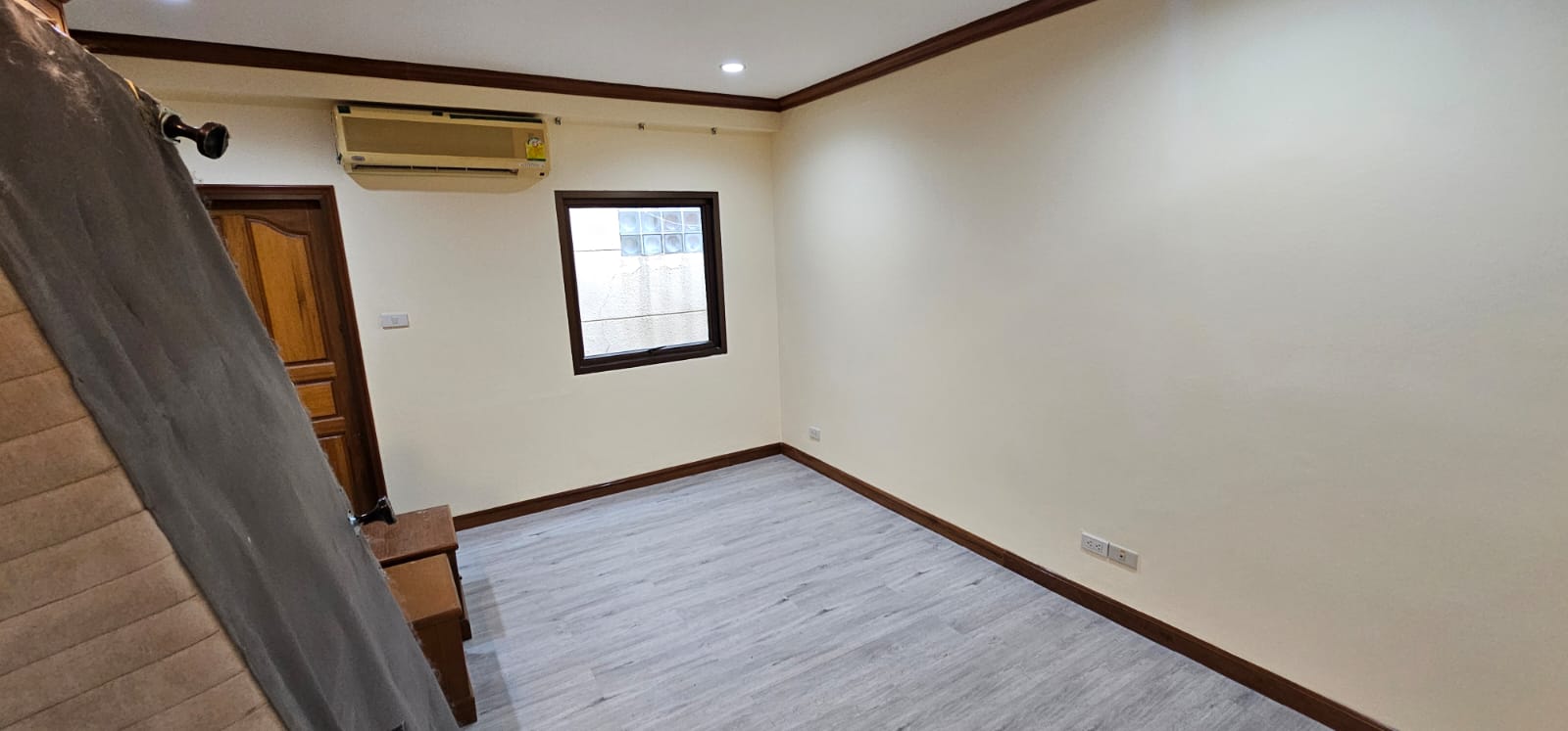 3BR 3BA 180sqm SUK 39 Promsak Mansion Near BTS Phrom Phong Rent 50,000 THB