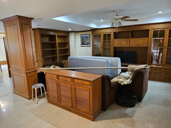 3BR 3BA 180sqm SUK 39 Promsak Mansion Near BTS Phrom Phong Rent 50,000 THB