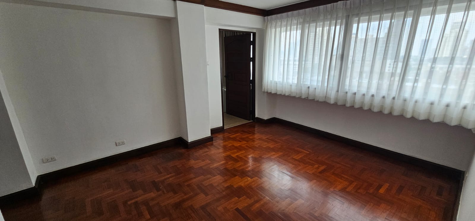 3-Bed 4-Bath 212 sqm Condo for Rent at Yada Residential near Phrom Phong BTS - ฿65,000/Month