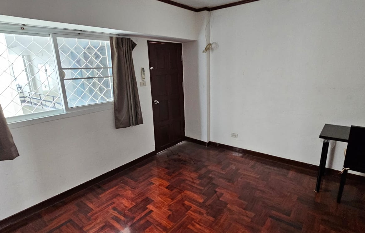 3-Bed 2-Bath 160sqm Siam Penthouse 1 Condo Near BTS Nana for Rent 45,000 THB