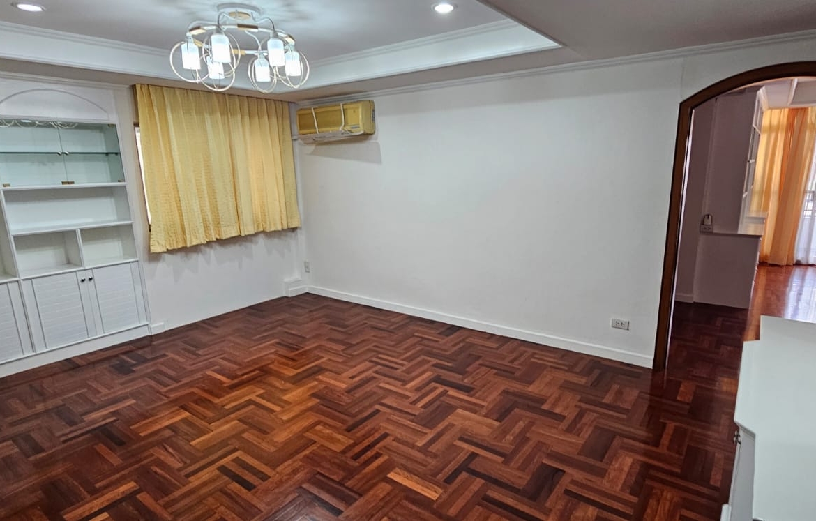 3-Bed 2-Bath 160sqm Siam Penthouse 1 Condo Near BTS Nana for Rent 45,000 THB