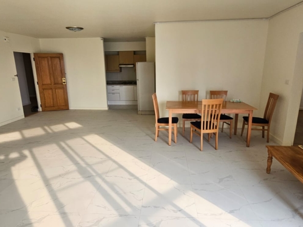 2-Bedroom, 2-Bathroom Condo, 100 sqm for Rent at Bangkok Gardens – ฿35,000/month – Near BTS Chong Nonsi