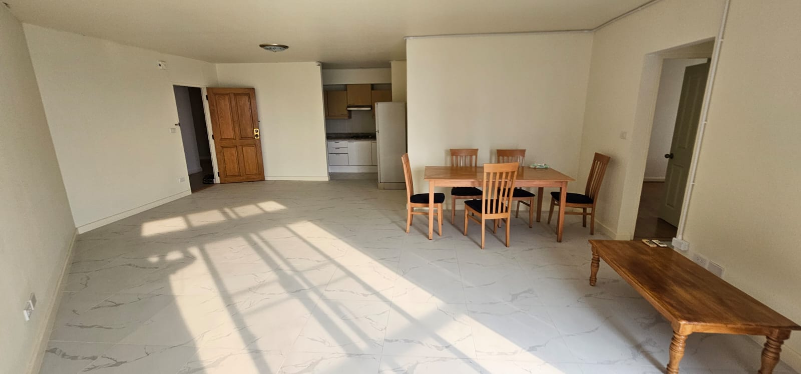 2-Bedroom, 2-Bathroom Condo, 100 sqm for Rent at Bangkok Gardens – ฿35,000/month – Near BTS Chong Nonsi