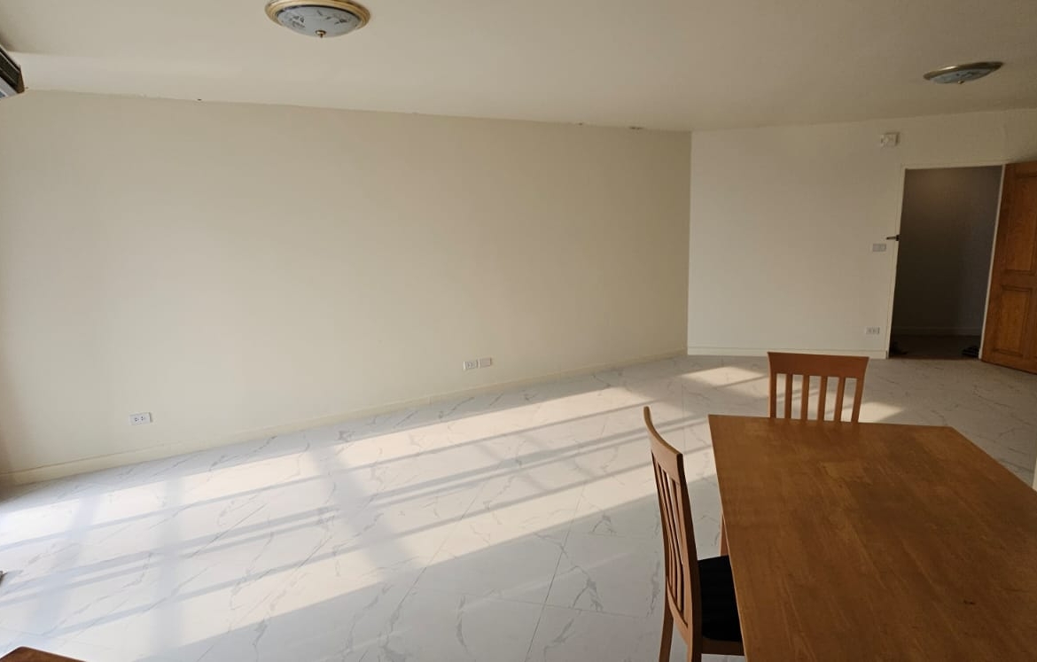 2-Bedroom, 2-Bathroom Condo, 100 sqm for Rent at Bangkok Gardens – ฿35,000/month – Near BTS Chong Nonsi