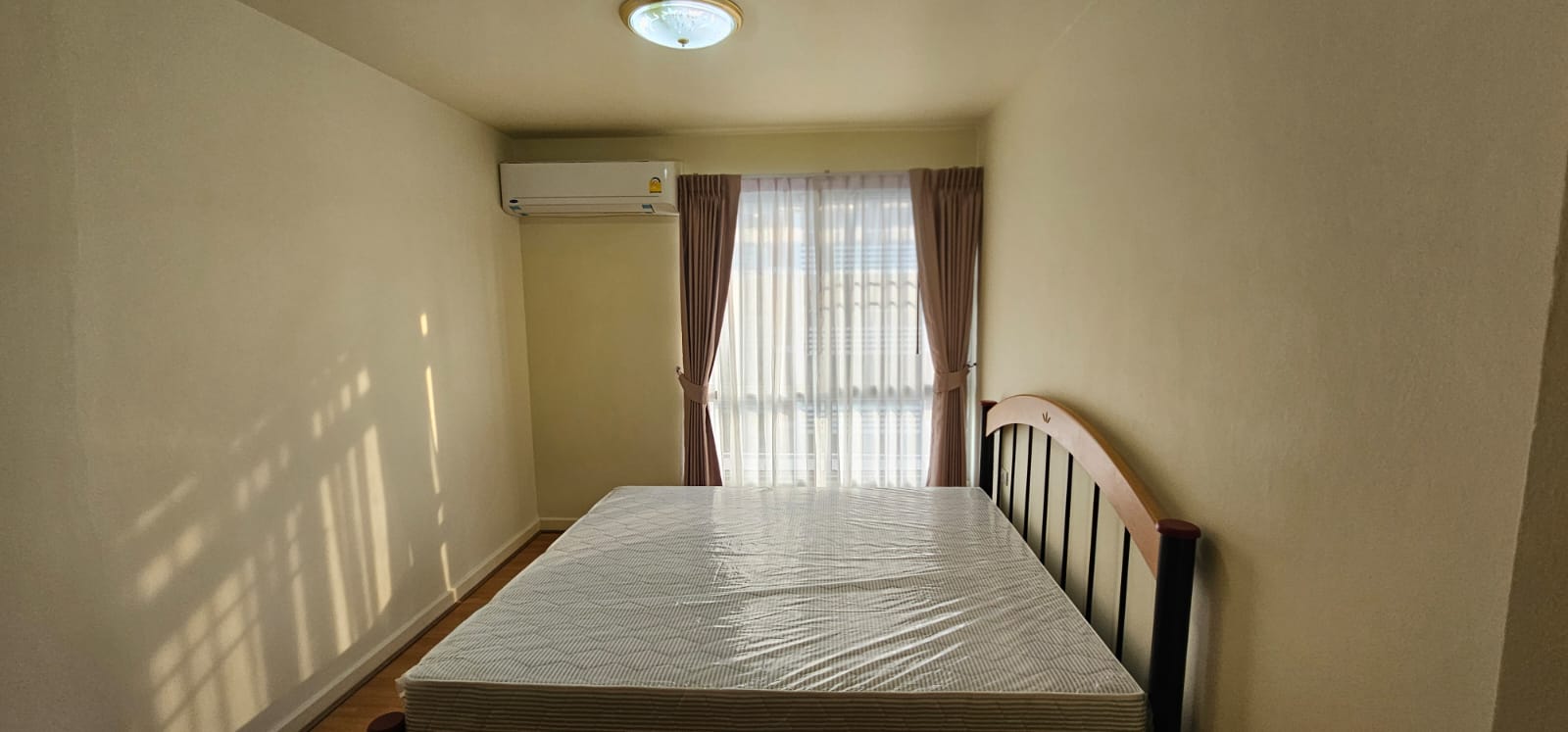 2-Bedroom, 2-Bathroom Condo, 100 sqm for Rent at Bangkok Gardens – ฿35,000/month – Near BTS Chong Nonsi