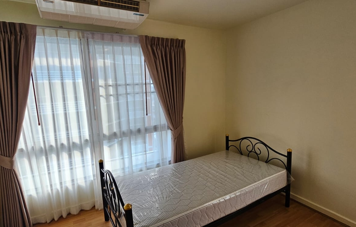 2-Bedroom, 2-Bathroom Condo, 100 sqm for Rent at Bangkok Gardens – ฿35,000/month – Near BTS Chong Nonsi