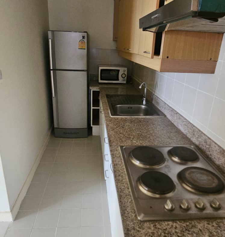 2-Bedroom, 2-Bathroom Condo, 100 sqm for Rent at Bangkok Gardens – ฿35,000/month – Near BTS Chong Nonsi