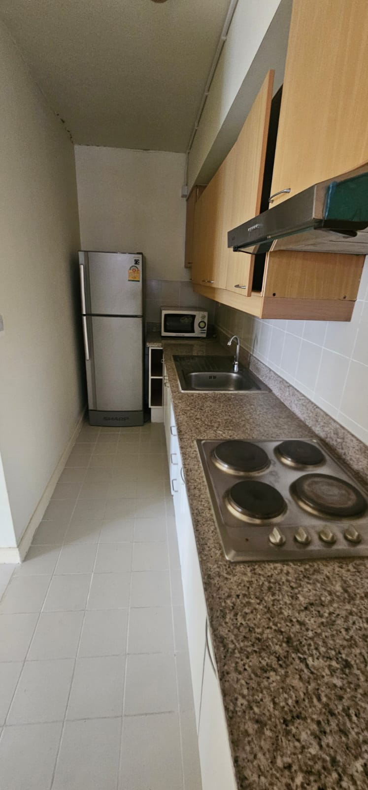 2-Bedroom, 2-Bathroom Condo, 100 sqm for Rent at Bangkok Gardens – ฿35,000/month – Near BTS Chong Nonsi