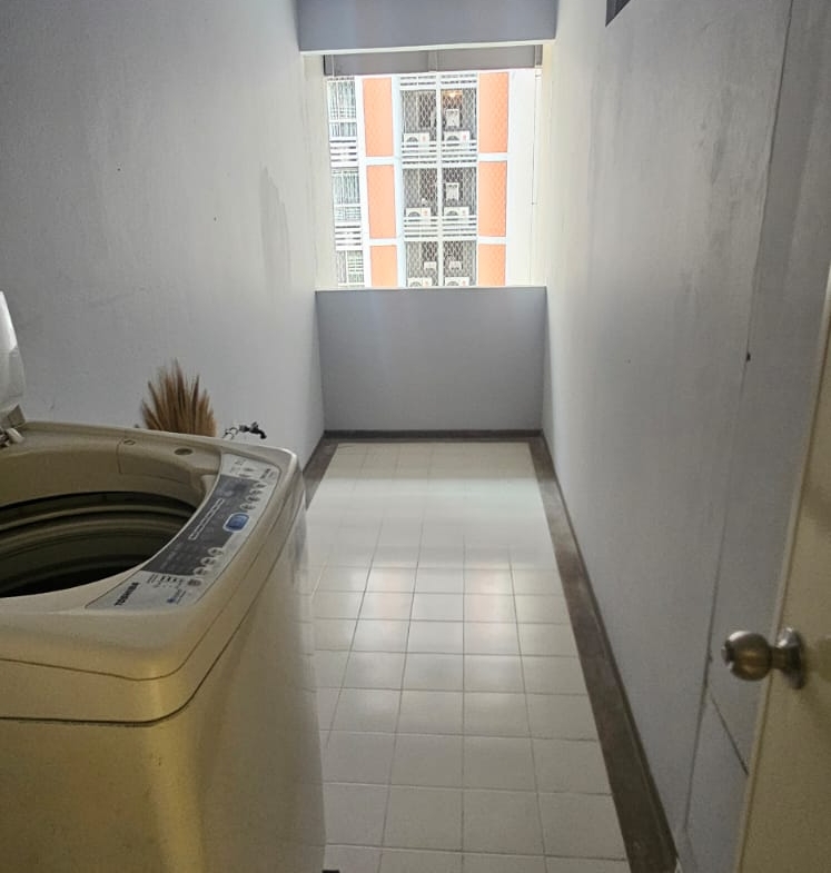 2-Bedroom, 2-Bathroom Condo, 100 sqm for Rent at Bangkok Gardens – ฿35,000/month – Near BTS Chong Nonsi