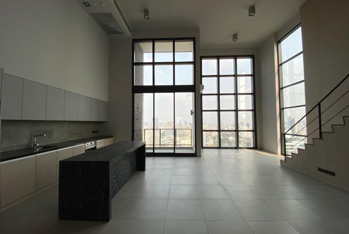 3-Bedroom, 2-Bathroom Duplex Condo, 145 sqm for Rent at The Lofts Asoke – ฿140,000/month – Near BTS Asoke & MRT Phetchaburi