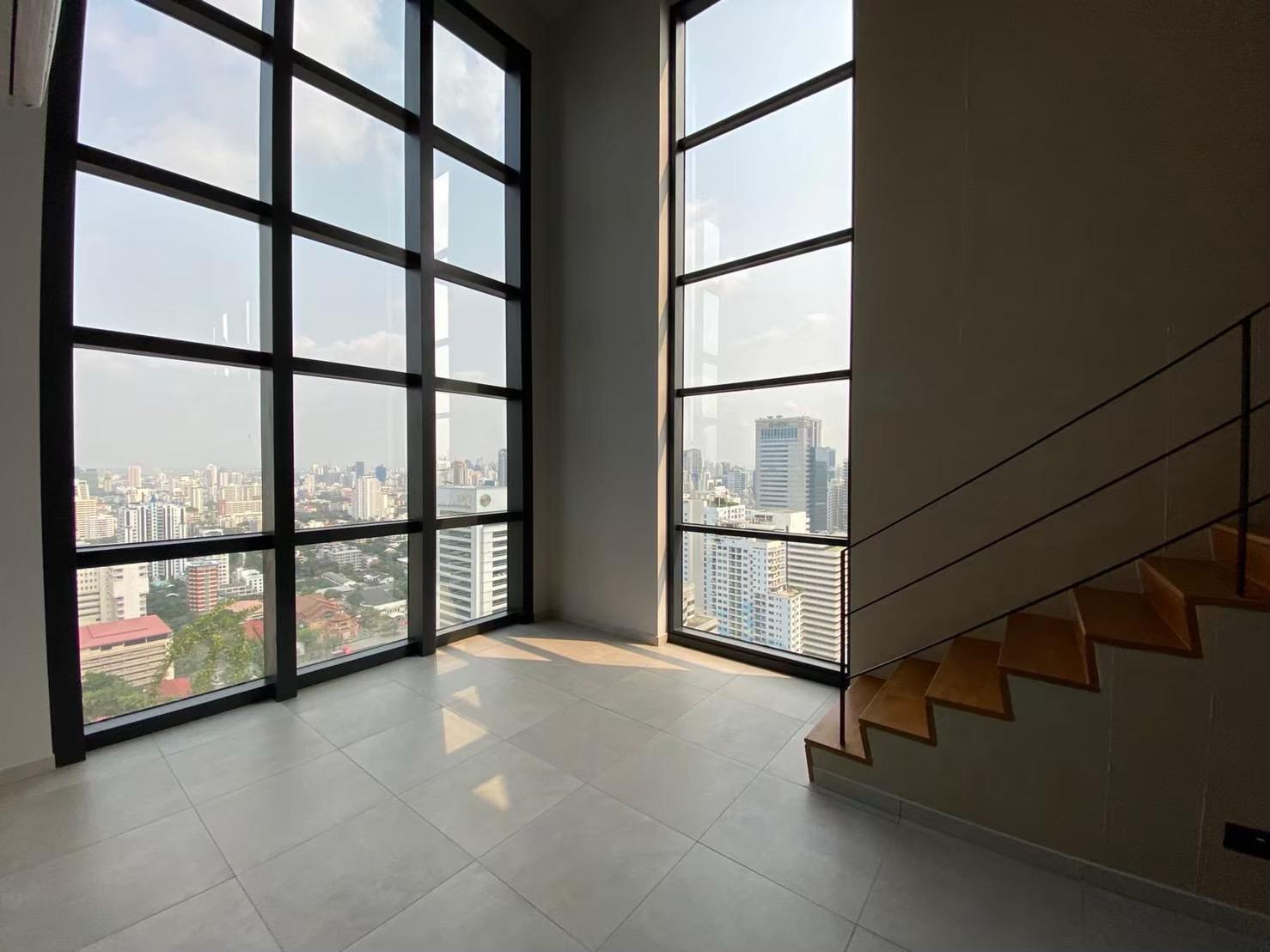 3-Bedroom, 2-Bathroom Duplex Condo, 145 sqm for Rent at The Lofts Asoke – ฿140,000/month – Near BTS Asoke & MRT Phetchaburi