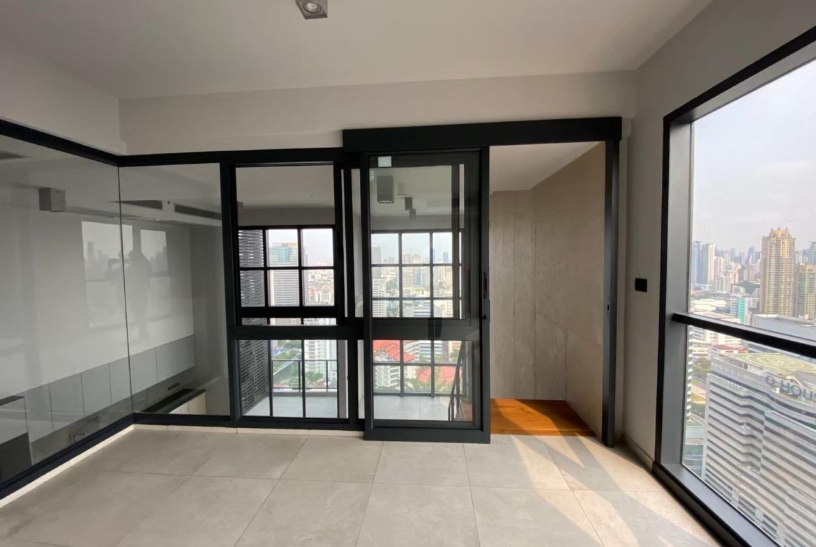 3-Bedroom, 2-Bathroom Duplex Condo, 145 sqm for Rent at The Lofts Asoke – ฿140,000/month – Near BTS Asoke & MRT Phetchaburi