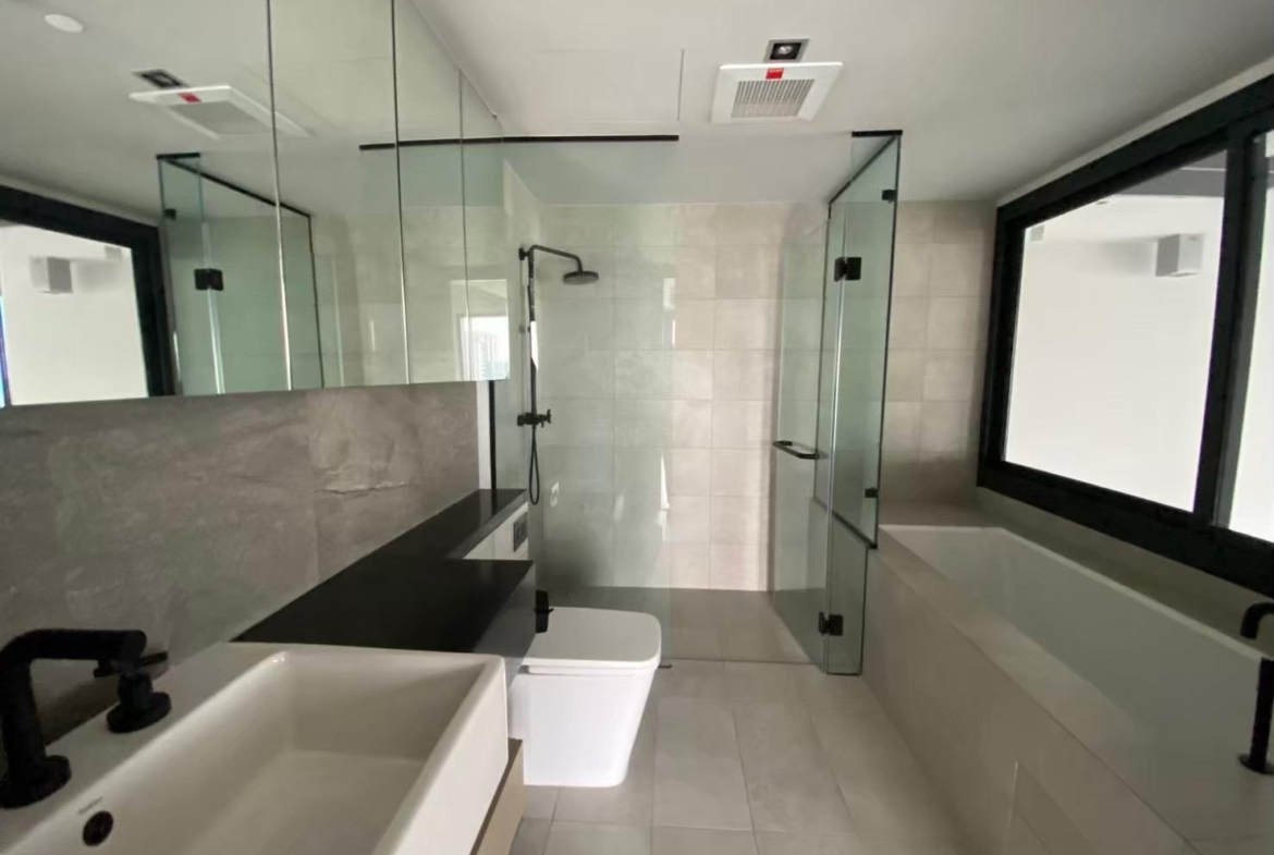 3-Bedroom, 2-Bathroom Duplex Condo, 145 sqm for Rent at The Lofts Asoke – ฿140,000/month – Near BTS Asoke & MRT Phetchaburi
