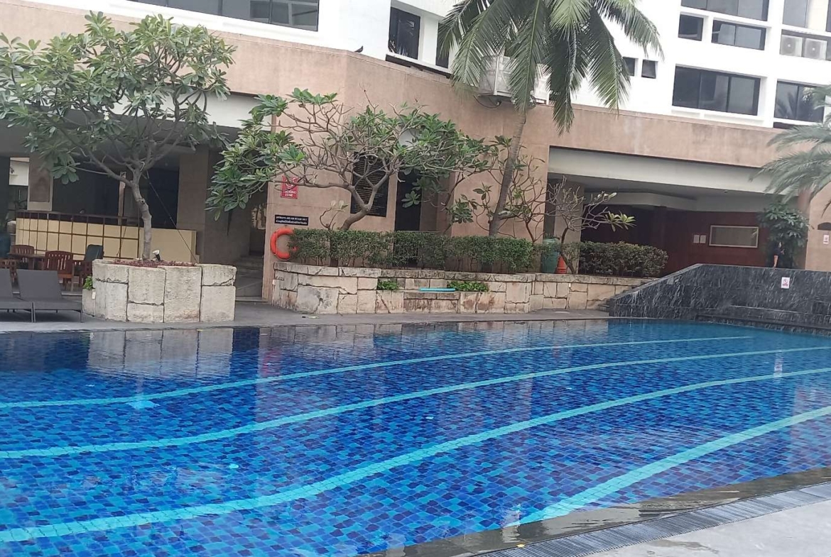 Modern 2BR condo at President Park Sukhumvit 24. 80sqm, pet-friendly, full facilities, BTS Phrom Phong. Rent ฿37K. Contact us today!