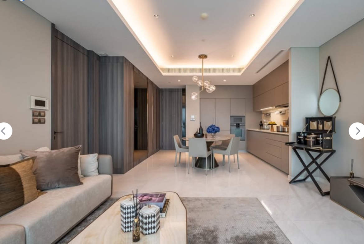 1-Bed 1-Bath 87 sqm Condo at SINDHORN TONSON – THB 140K/Month – Near BTS Chit Lom & MRT Silom – Ultra-Luxury with Lumpini Park Views