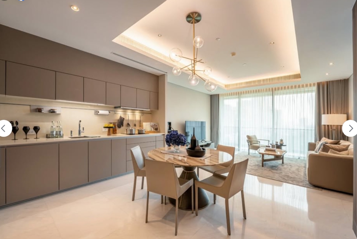 1-Bed 1-Bath 87 sqm Condo at SINDHORN TONSON – THB 140K/Month – Near BTS Chit Lom & MRT Silom – Ultra-Luxury with Lumpini Park Views