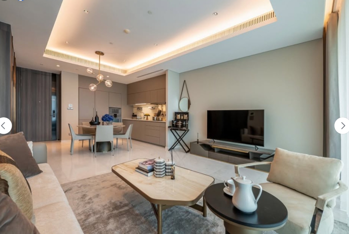 1-Bed 1-Bath 87 sqm Condo at SINDHORN TONSON – THB 140K/Month – Near BTS Chit Lom & MRT Silom – Ultra-Luxury with Lumpini Park Views
