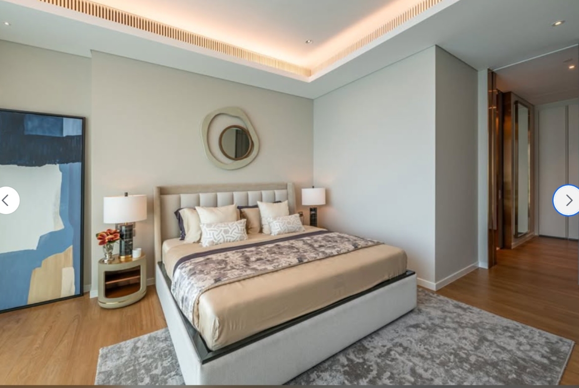 1-Bed 1-Bath 87 sqm Condo at SINDHORN TONSON – THB 140K/Month – Near BTS Chit Lom & MRT Silom – Ultra-Luxury with Lumpini Park Views
