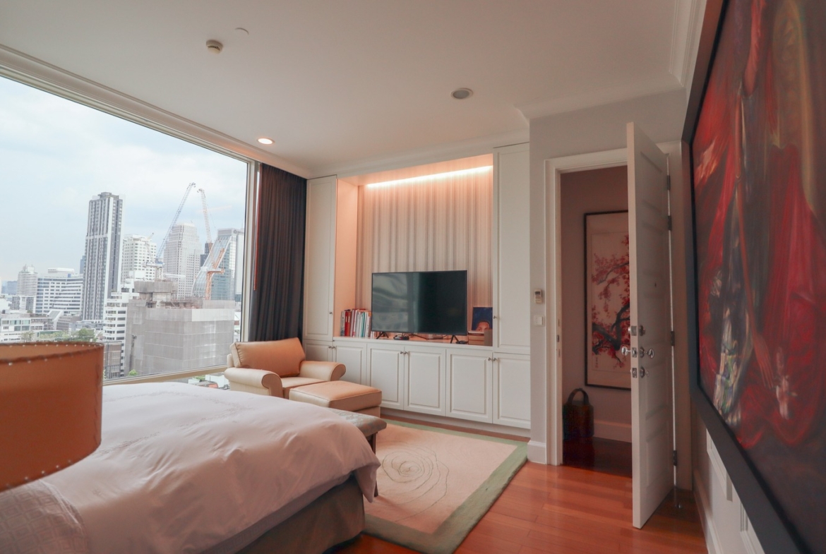 3-Bed 3-Bath 177.91 sqm Condo at Royce Private Residences Sukhumvit 31 – THB 38M – Near BTS Asok & MRT Sukhumvit
