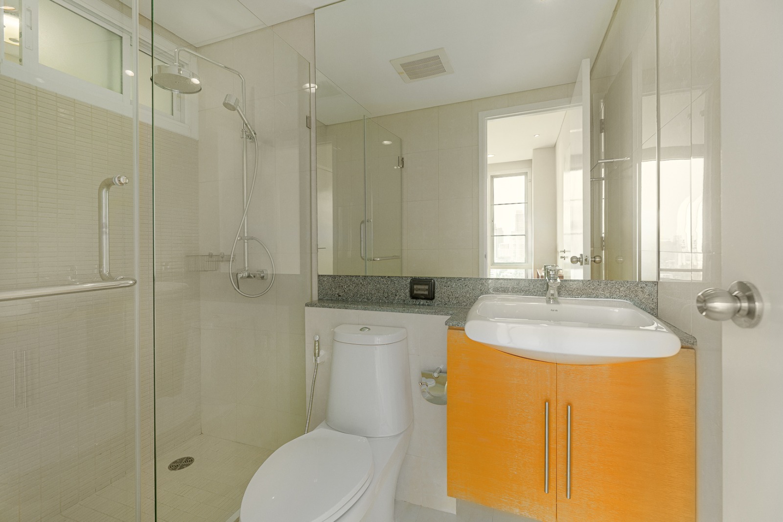 3-Bed 3-Bath 132.02 sqm Condo at Fullerton Sukhumvit – THB 21.9M – Near BTS Ekkamai & Thong Lo – Freehold with Foreign Quota