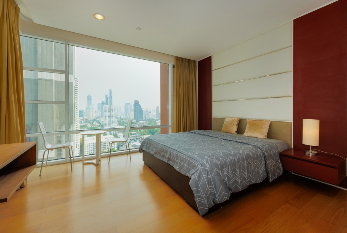 3-Bed 3-Bath 132.02 sqm Condo at Fullerton Sukhumvit – THB 21.9M – Near BTS Ekkamai & Thong Lo – Freehold with Foreign Quota