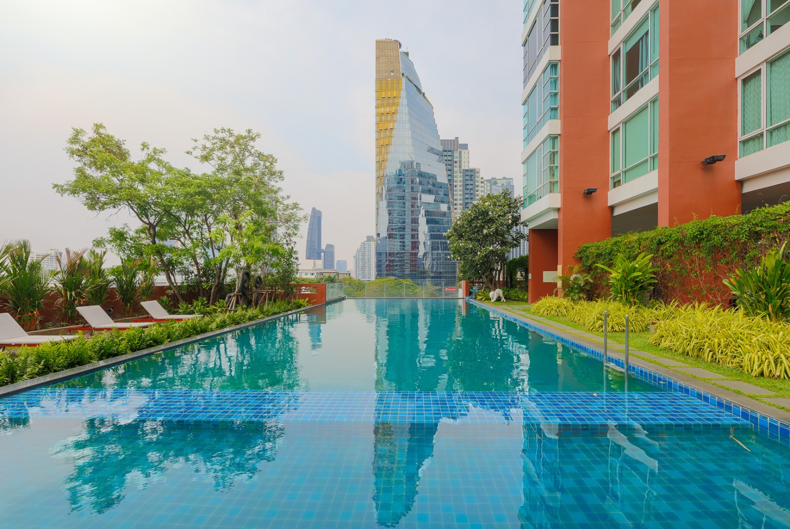 3-Bed 3-Bath 132.02 sqm Condo at Fullerton Sukhumvit – THB 21.9M – Near BTS Ekkamai & Thong Lo – Freehold with Foreign Quota