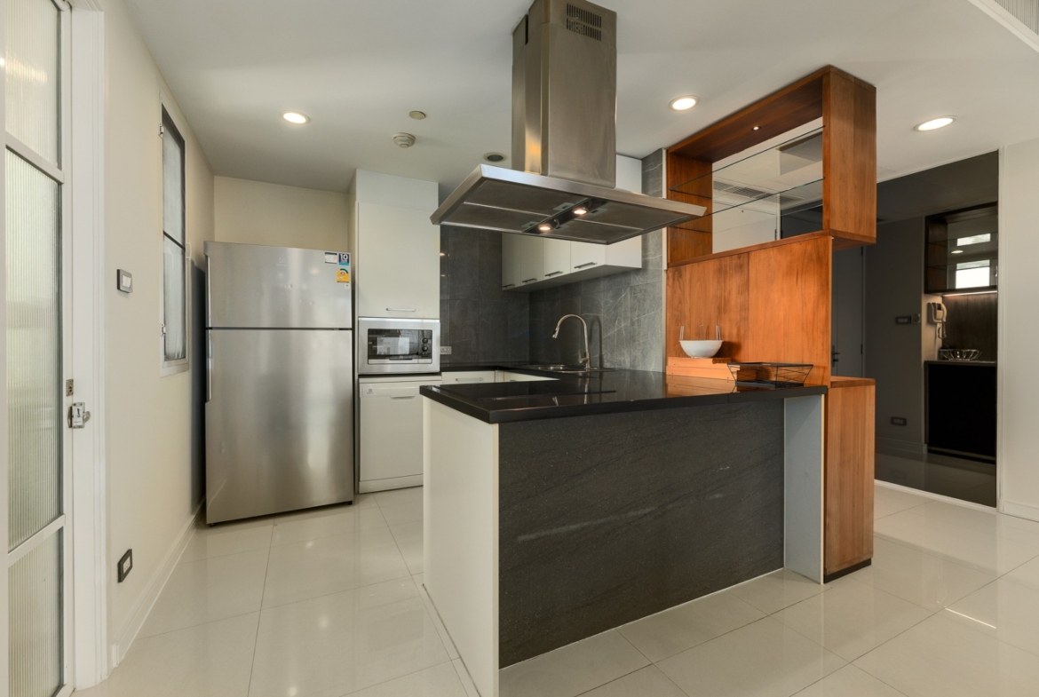3-Bed 3-Bath 132.02 sqm Condo at Fullerton Sukhumvit – THB 21.9M – Near BTS Ekkamai & Thong Lo – Freehold with Foreign Quota