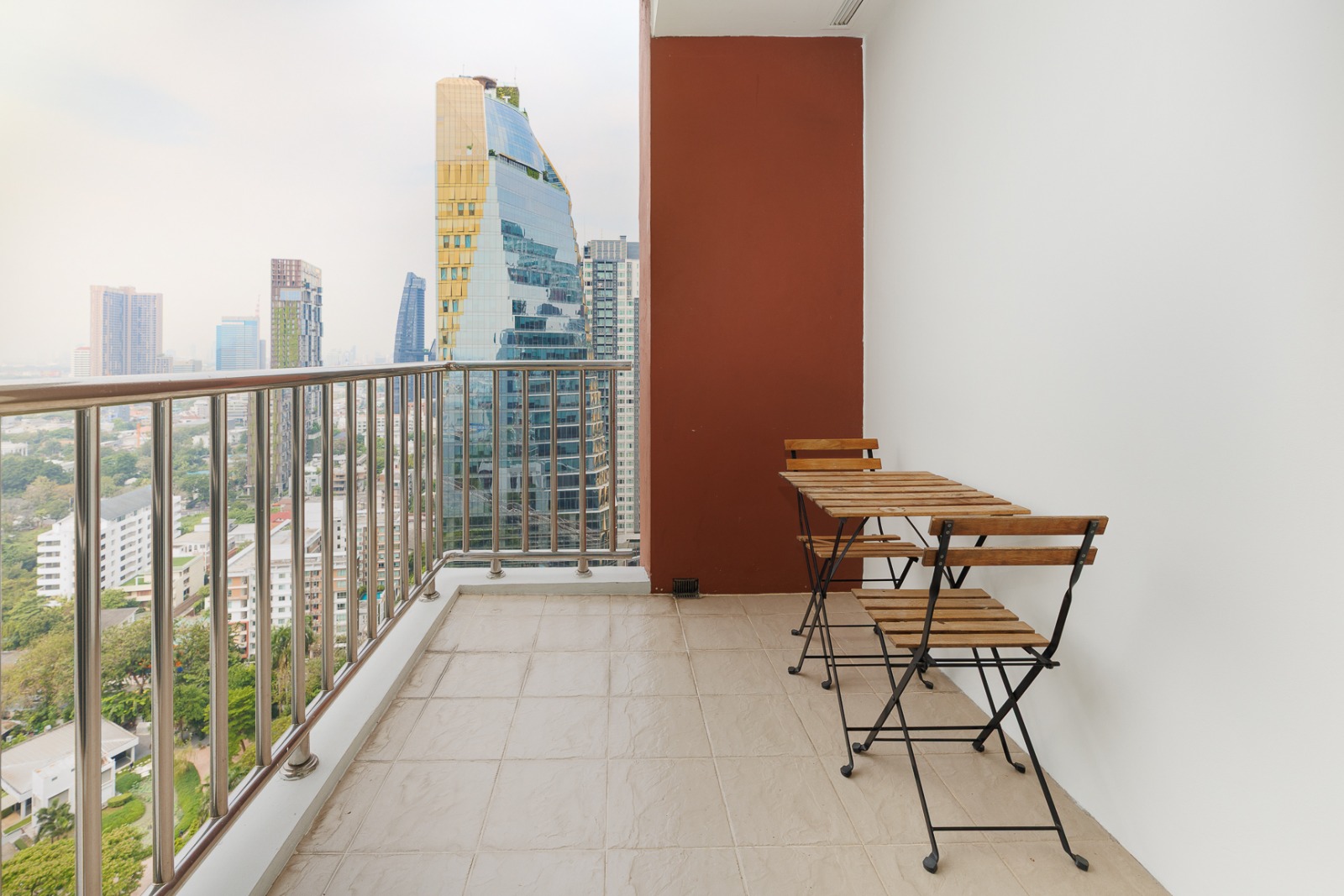 3-Bed 3-Bath 132.02 sqm Condo at Fullerton Sukhumvit – THB 21.9M – Near BTS Ekkamai & Thong Lo – Freehold with Foreign Quota