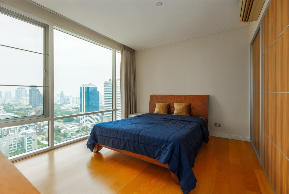 3-Bed 3-Bath 132.02 sqm Condo at Fullerton Sukhumvit – THB 21.9M – Near BTS Ekkamai & Thong Lo – Freehold with Foreign Quota