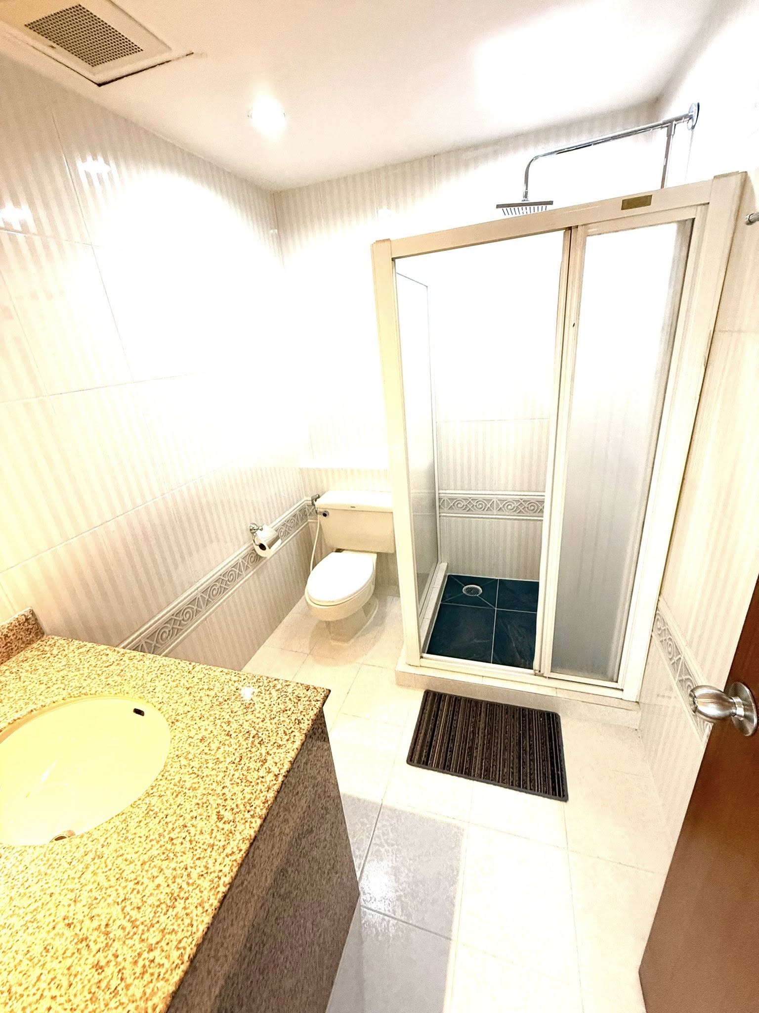 2-Bed 2-Bath 118.2 sqm Condo for Rent 60K THB at Supreme Ville, Near Chong Nonsi BTS