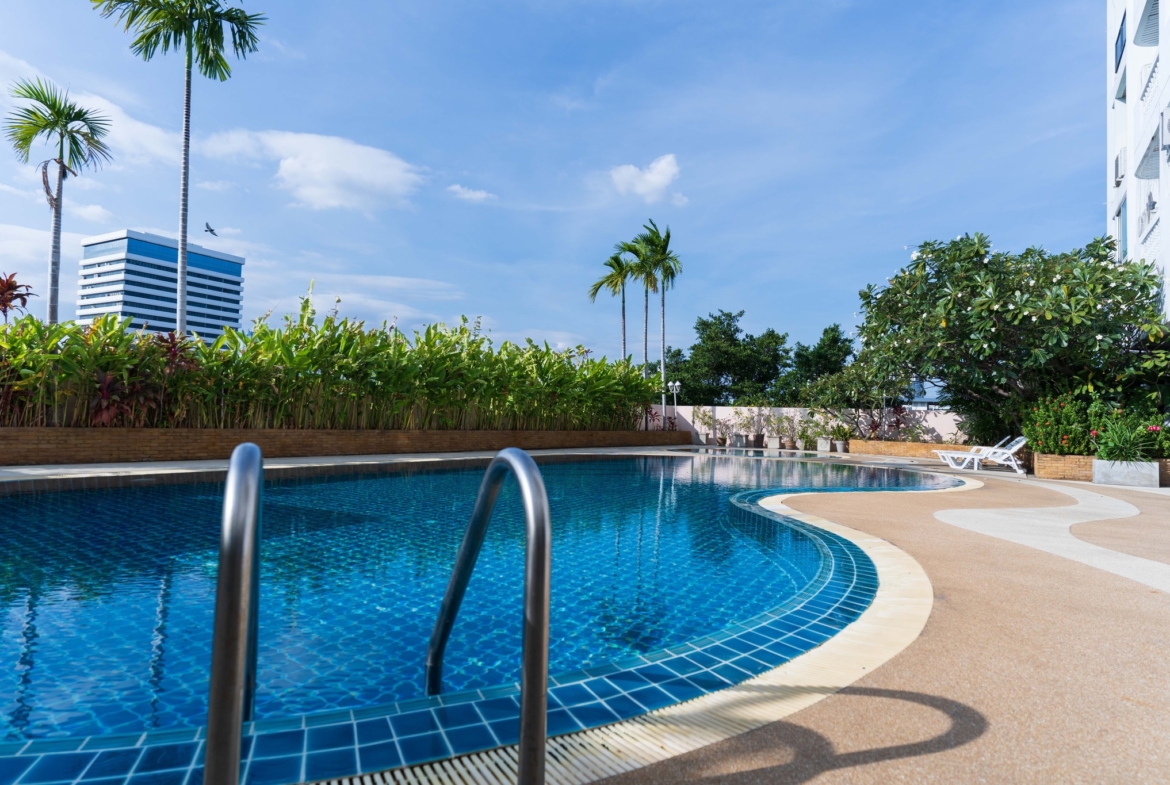 2-Bed 2-Bath 96 sqm JC Tower Condo Near BTS Thong Lo – For Sale 6.9M THB