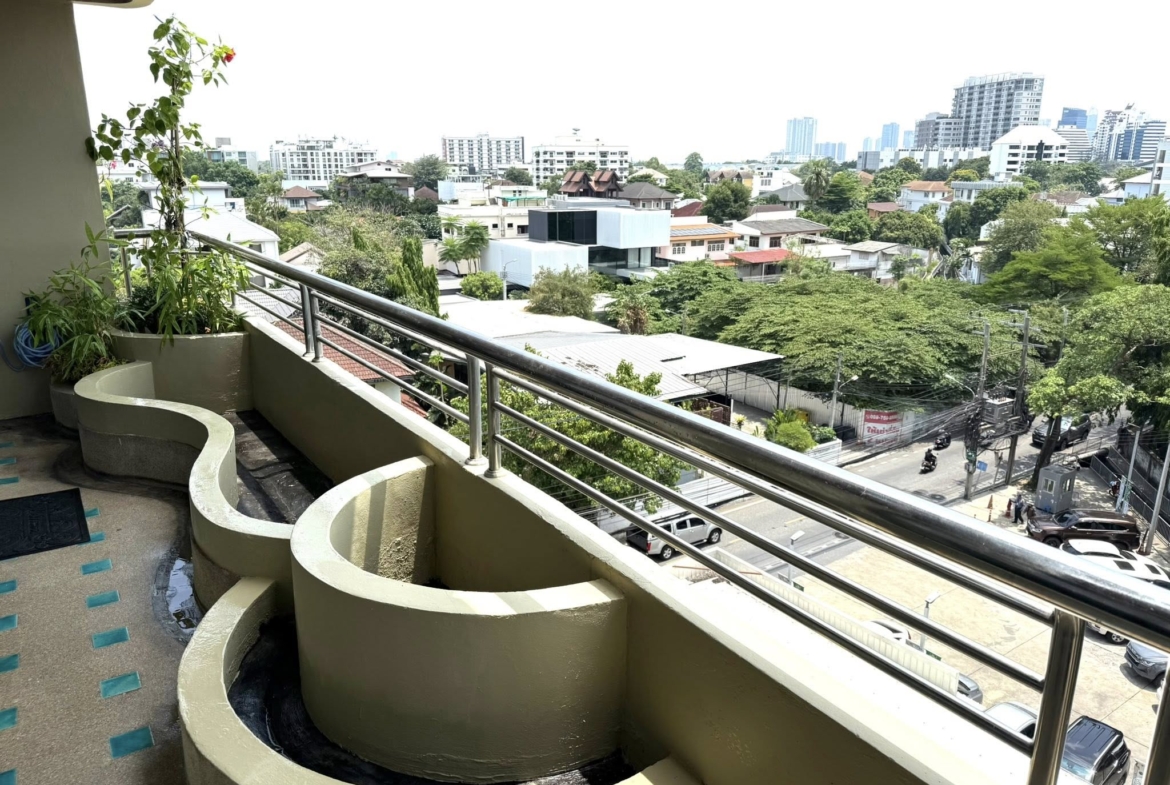 2-Bed 2-Bath 118.2 sqm Condo for Rent 60K THB at Supreme Ville, Near Chong Nonsi BTS