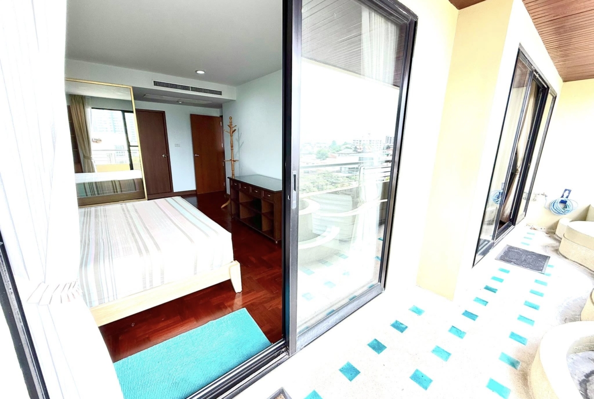 2-Bed 2-Bath 118.2 sqm Condo for Rent 60K THB at Supreme Ville, Near Chong Nonsi BTS