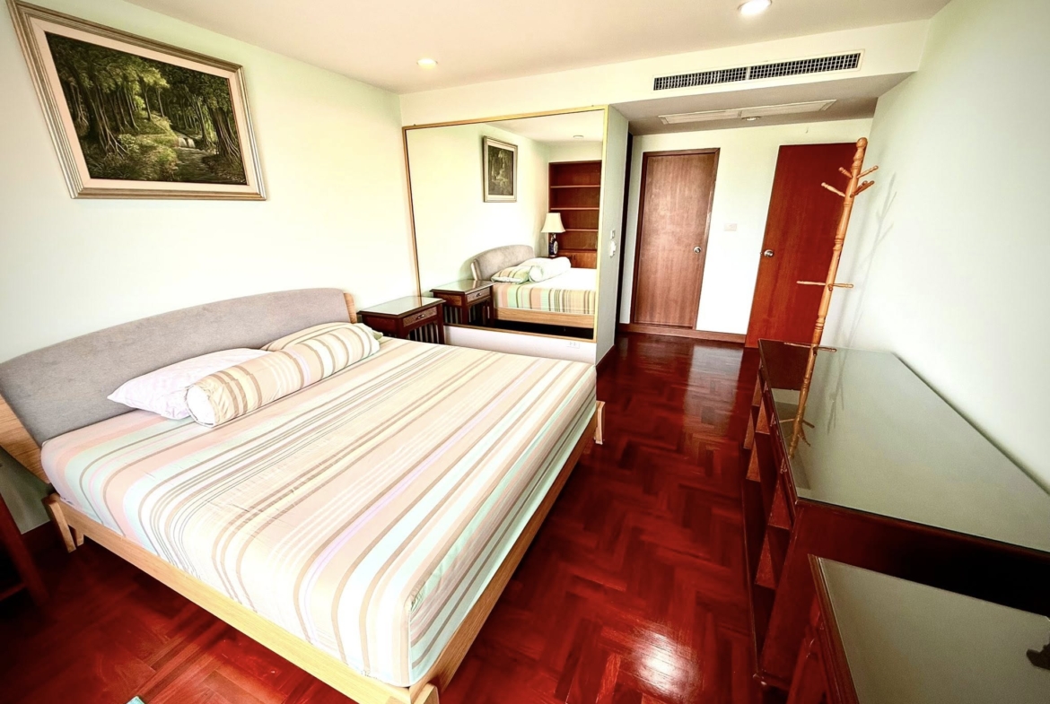 2-Bed 2-Bath 118.2 sqm Condo for Rent 60K THB at Supreme Ville, Near Chong Nonsi BTS