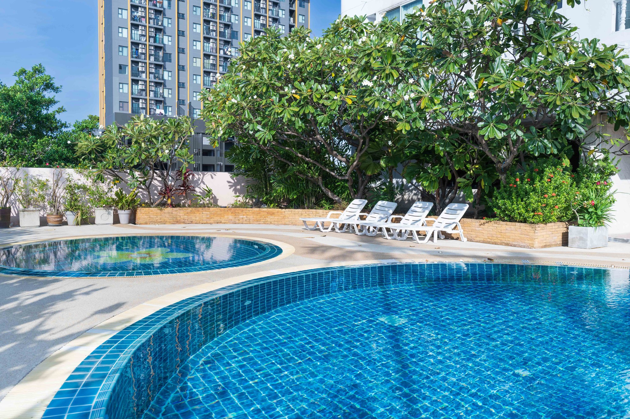 2-Bed 2-Bath 96 sqm JC Tower Condo Near BTS Thong Lo – For Sale 6.9M THB