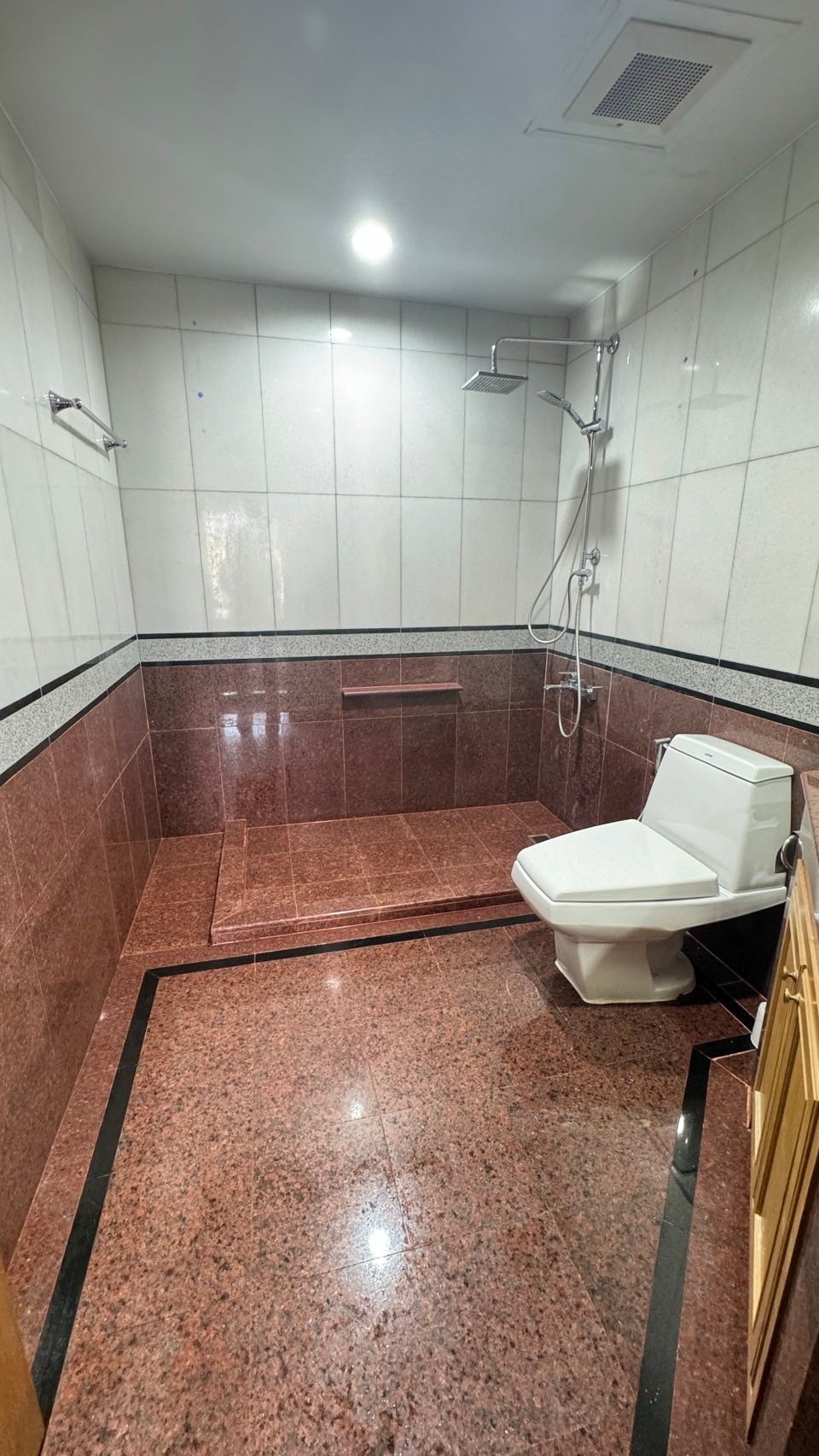 2-Bed 2-Bath 118.2 sqm Condo for Rent 60K THB at Supreme Ville, Near Chong Nonsi BTS